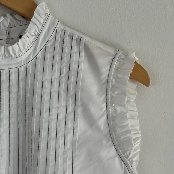 NEW Vince Camuto Button Back Pintucked Poplin Ruffle Contrast Stitch Top - Picture 4 of 10